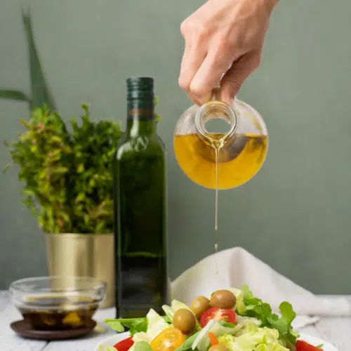 Gutes Olivenöl aus dem Geschenkkorb