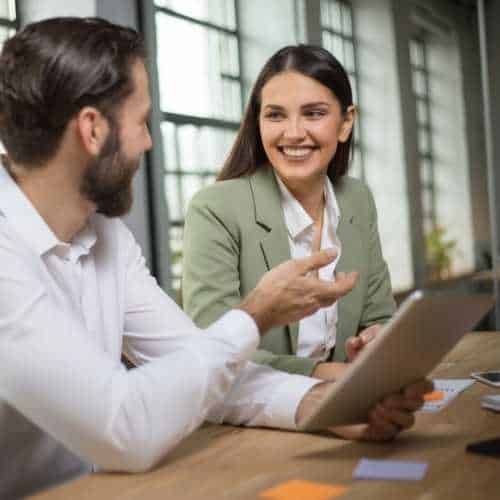 Mitarbeiter suchen nach 5 Tipps für perfekte Firmengeschenke