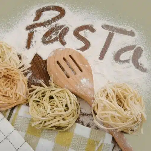 italienischen Pasta Klassiker im Geschenkkorb