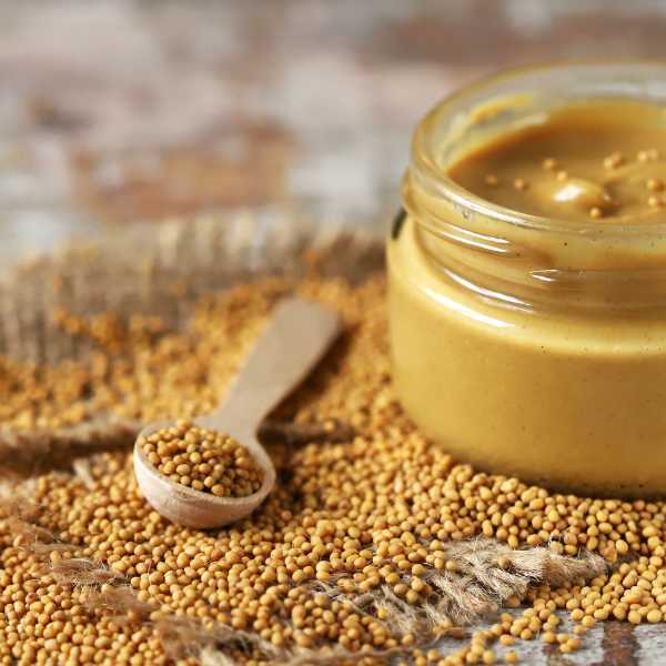 Geschenkkorb mit Senf